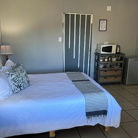 Little Farms Hotel Colesberg Bagian luar foto