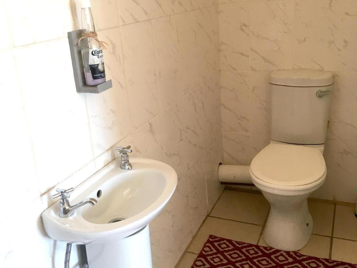 Little Farms Hotel Colesberg Bagian luar foto