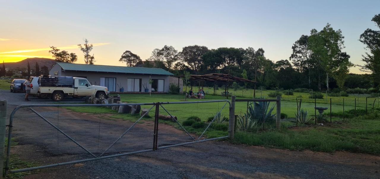 Little Farms Hotel Colesberg Bagian luar foto