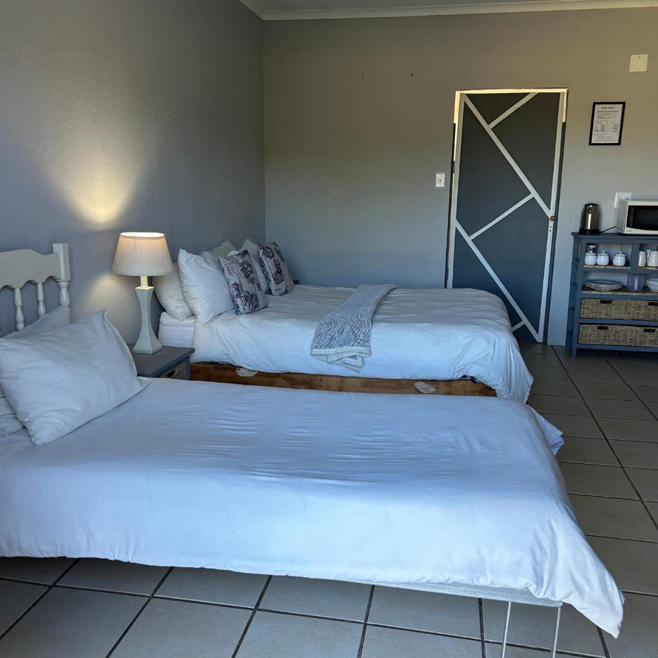 Little Farms Hotel Colesberg Bagian luar foto